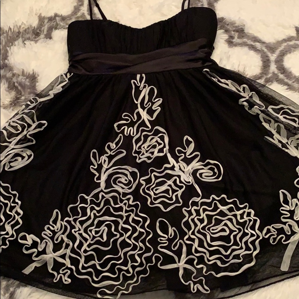 Gorgeous Speechless black/white dress